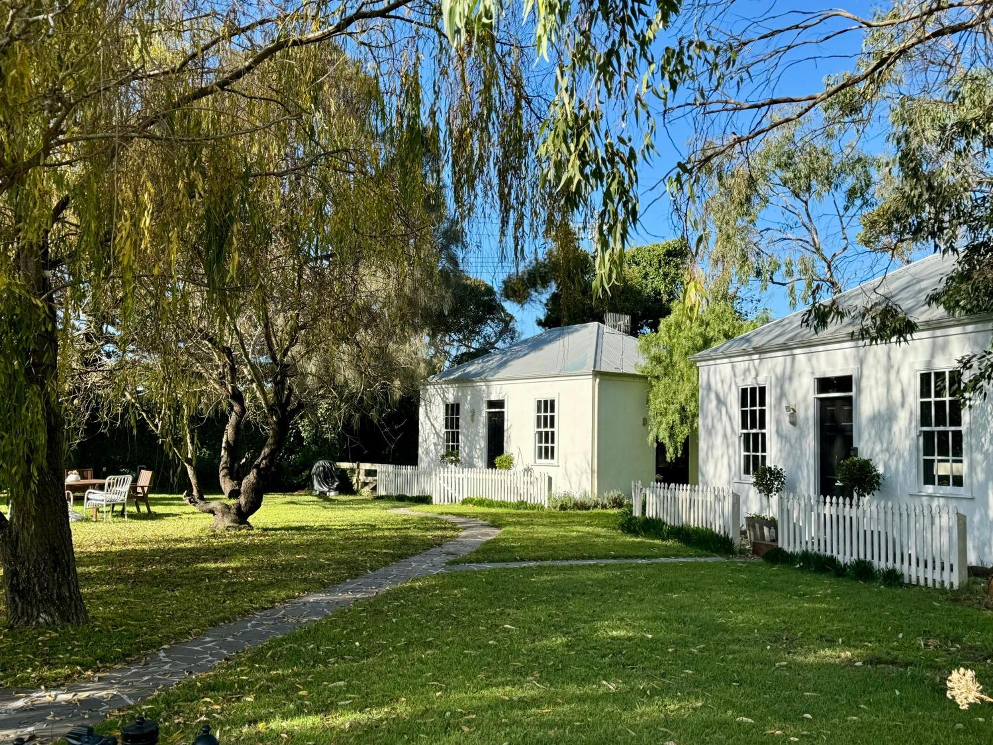 Clonmara Country House And Cottages 포트페어리 외부 사진