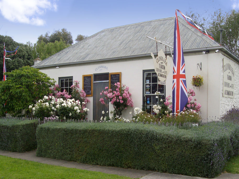 Clonmara Country House And Cottages 포트페어리 외부 사진